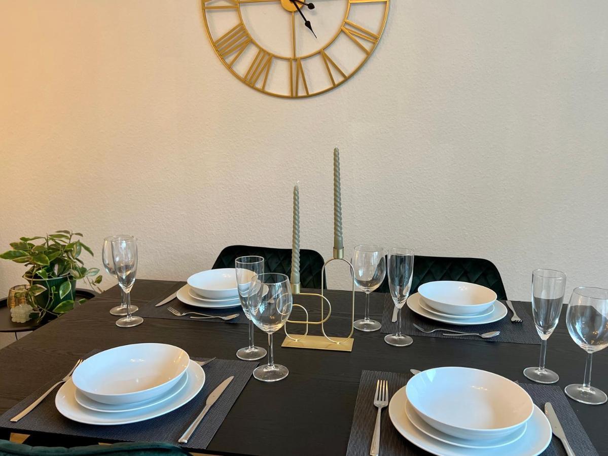 Design Apartment Mit Balkon - Kueche - Netflix Essen Exterior foto