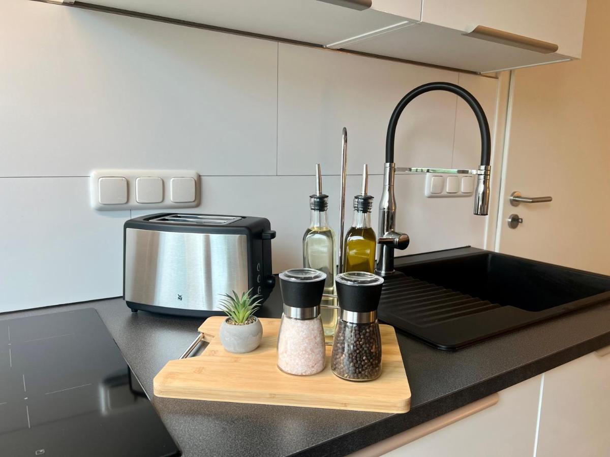 Design Apartment Mit Balkon - Kueche - Netflix Essen Exterior foto